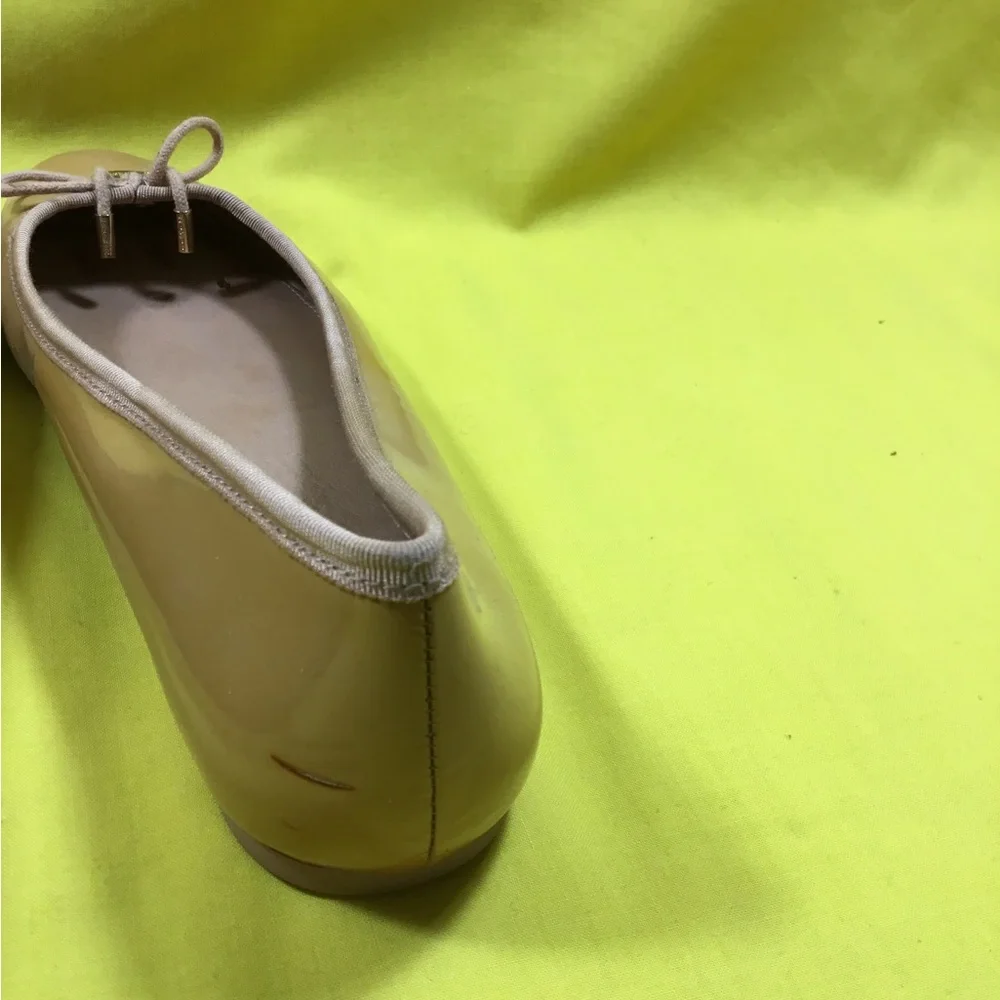 Coach Taupe Patent Leather Ballet Flats with Bow SZ 8